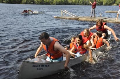 Paddleless canoe race